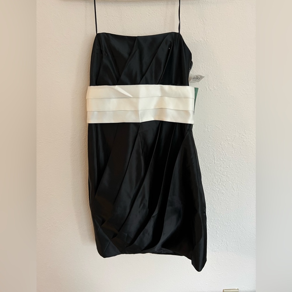 Short, Strapless cocktail dress